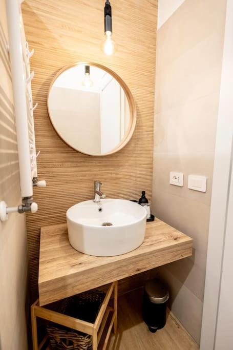 Apartment Re Di Ela Rom
