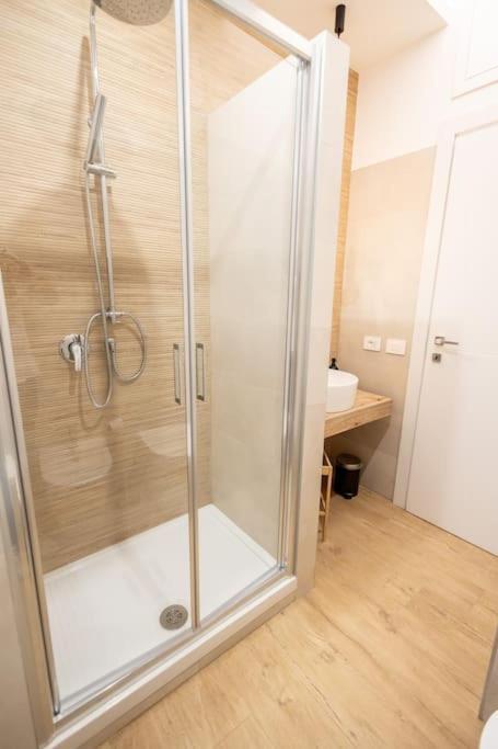 Re Di Ela Apartment